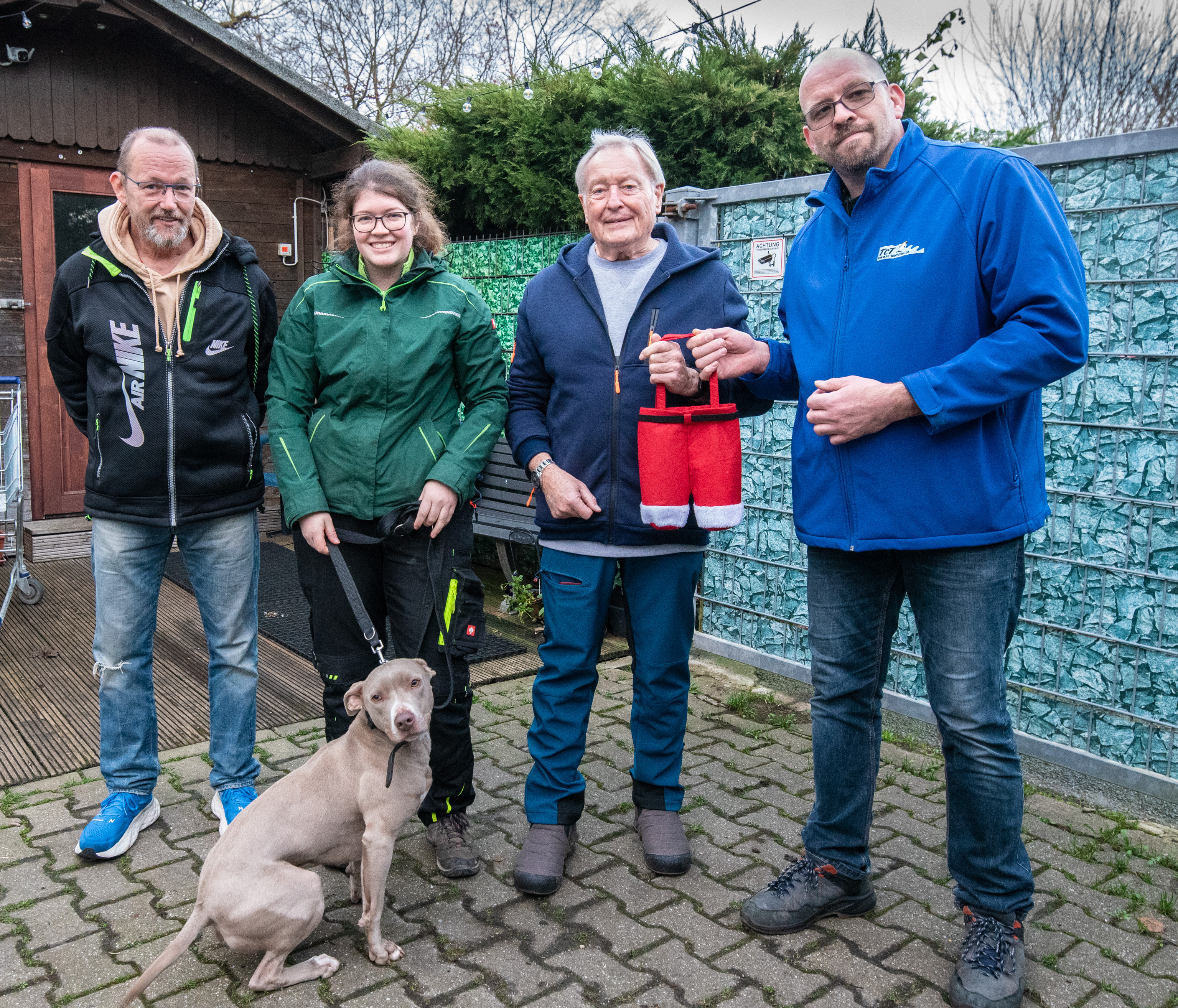 Tauchclub Tümmler spendet ans Tierheim